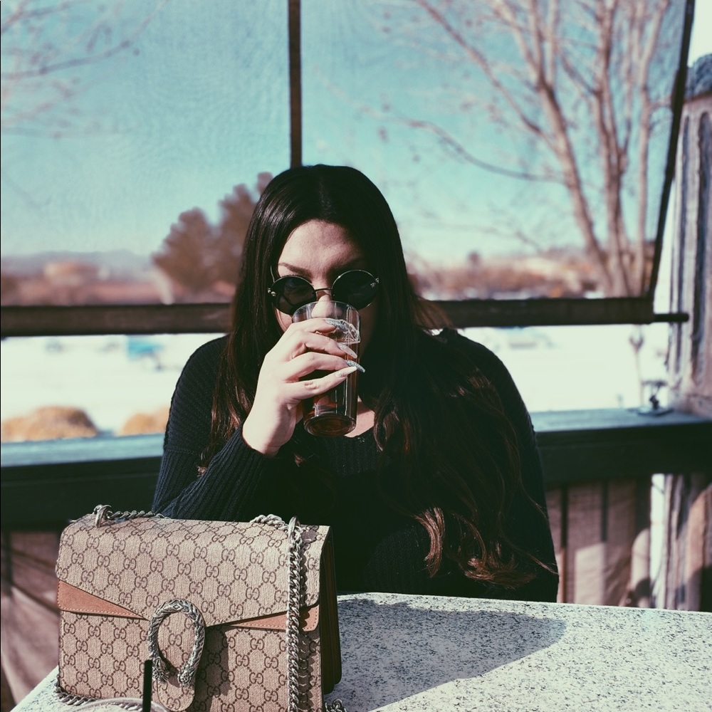 Meet your Posher, Lauren